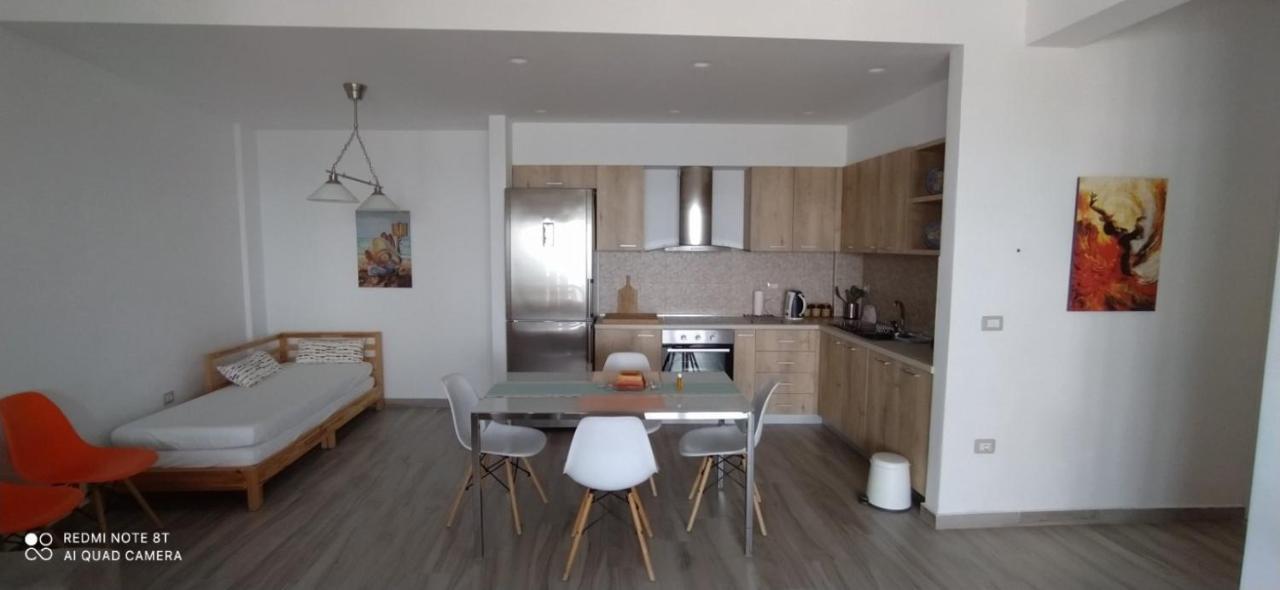 Matthews Beach House Влёра Экстерьер фото