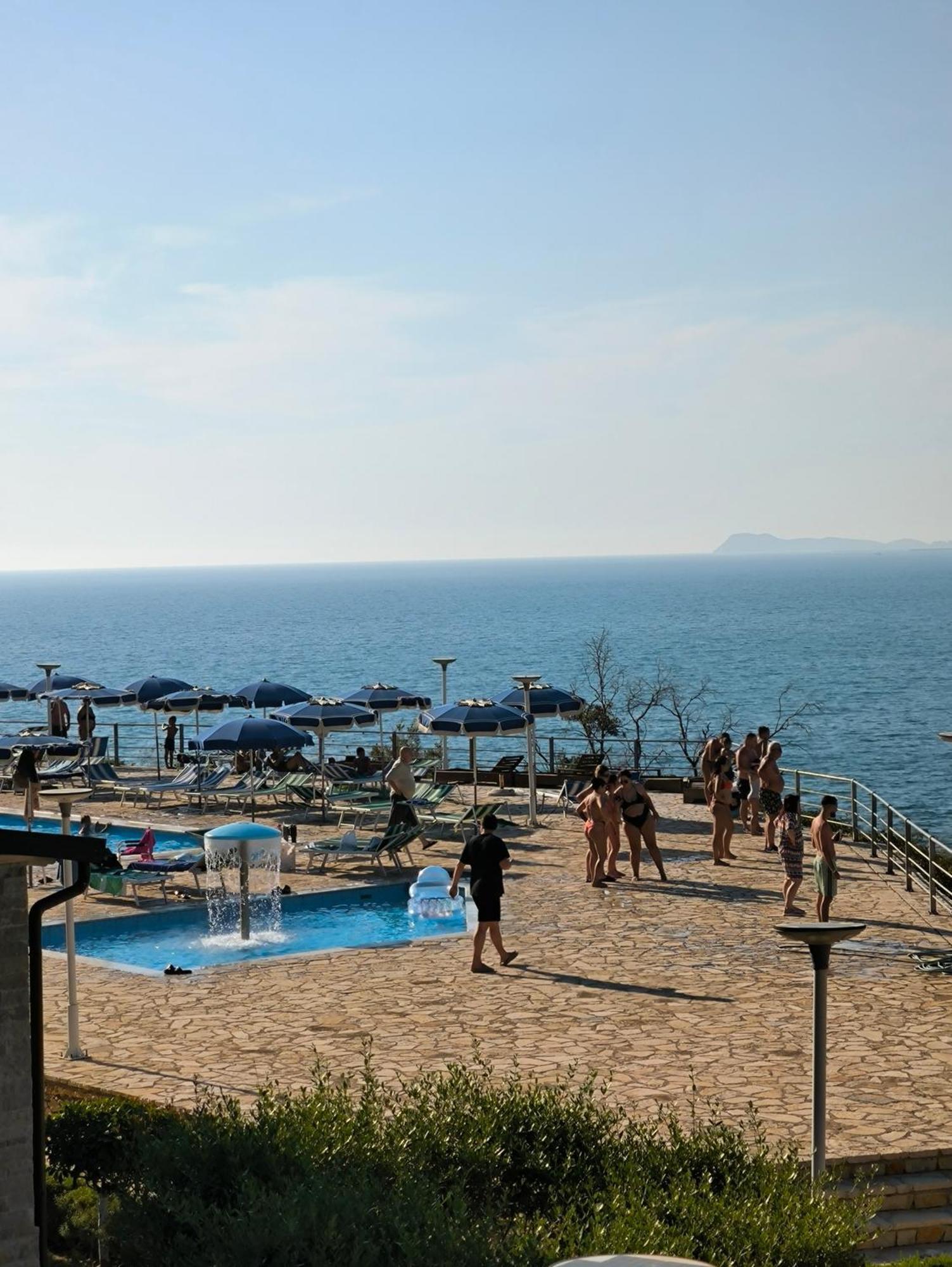 Matthews Beach House Влёра Экстерьер фото