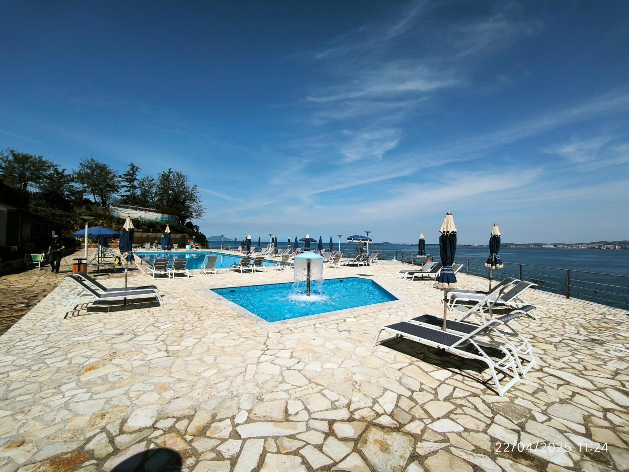 Matthews Beach House Влёра Экстерьер фото
